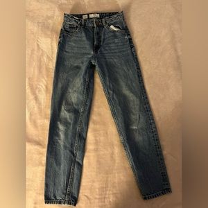 Straight blue mom jeans  (BERSHKA, size 2),  Blue ripped jeans  (H&M, size 2).